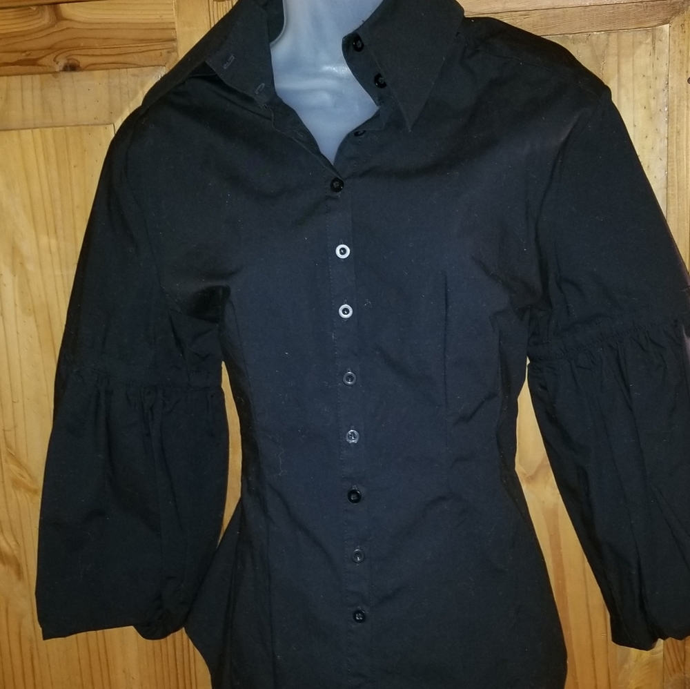 Womens Cinched Sleeve stretch cotton shirt.